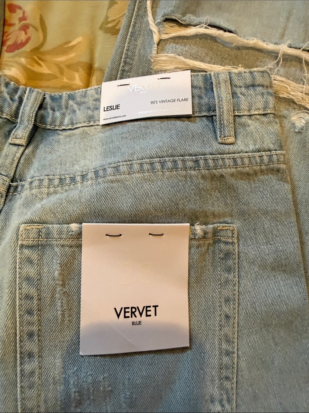 Vervet Light Wash Straight Leg Distressed Jeans size 28 - Picture 4 of 4